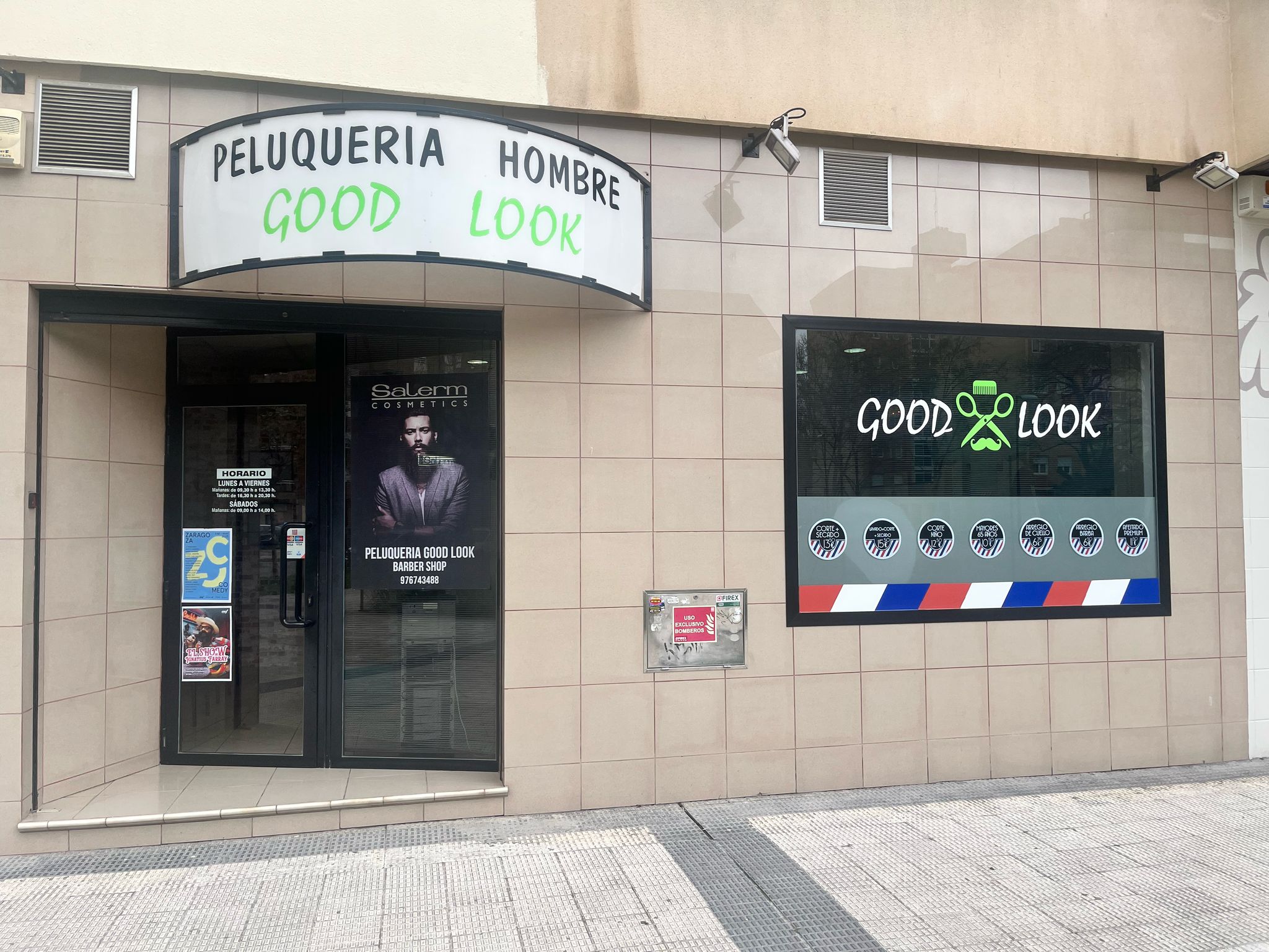 Peluquería Good Look en Zaragoza - Fachada